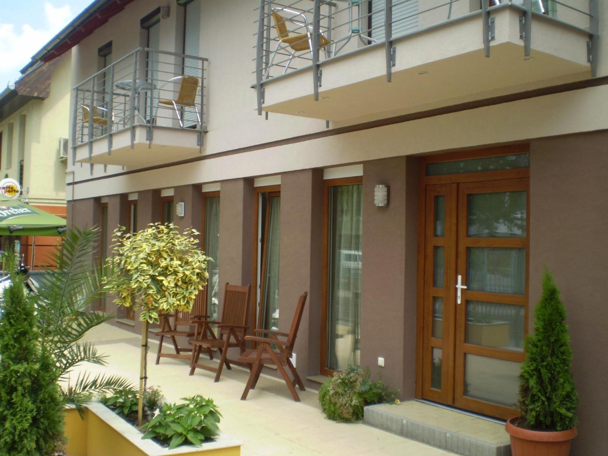Mary Apartmanhaz Heviz Bagian luar foto